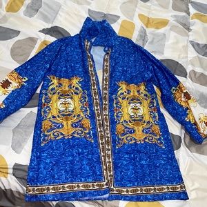 CASUAL BUTTON UP SHIRT